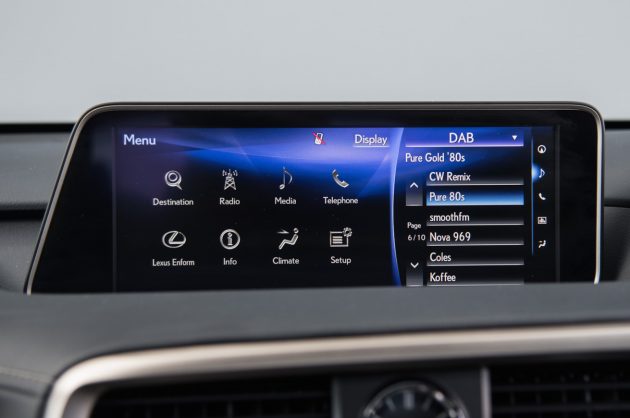 2016-Lexus-RX-450h-F-Sport-LCD-screen