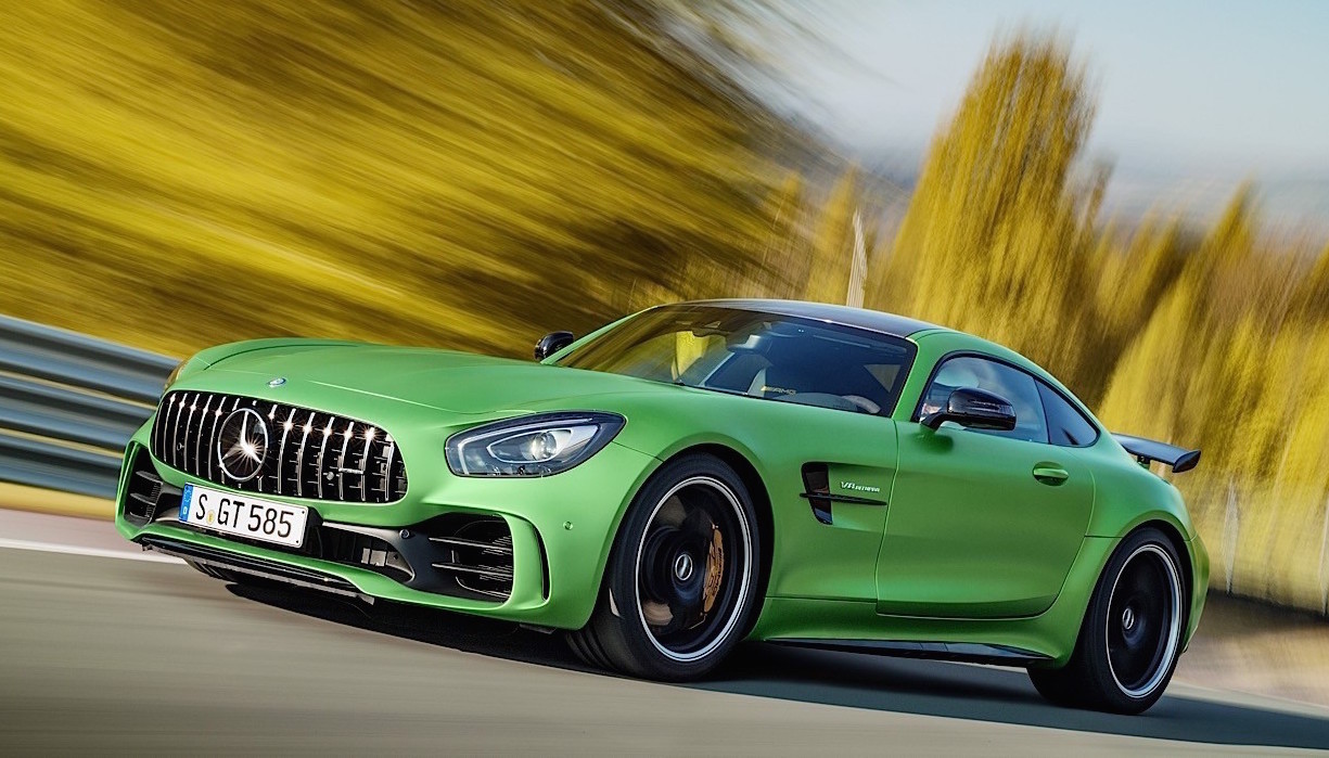 Mercedes-AMG GT R makes official debut