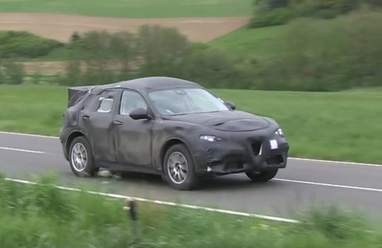 Video: Alfa Romeo Stelvio SUV prototype spotted in Germany