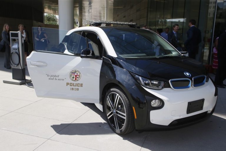 LA Police recruit 100 BMW i3 city cars