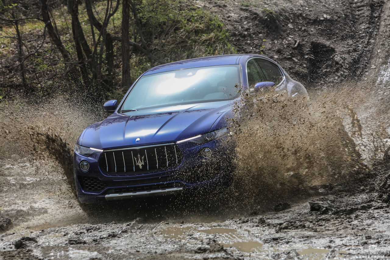 Maserati-Levante-mud.jpg
