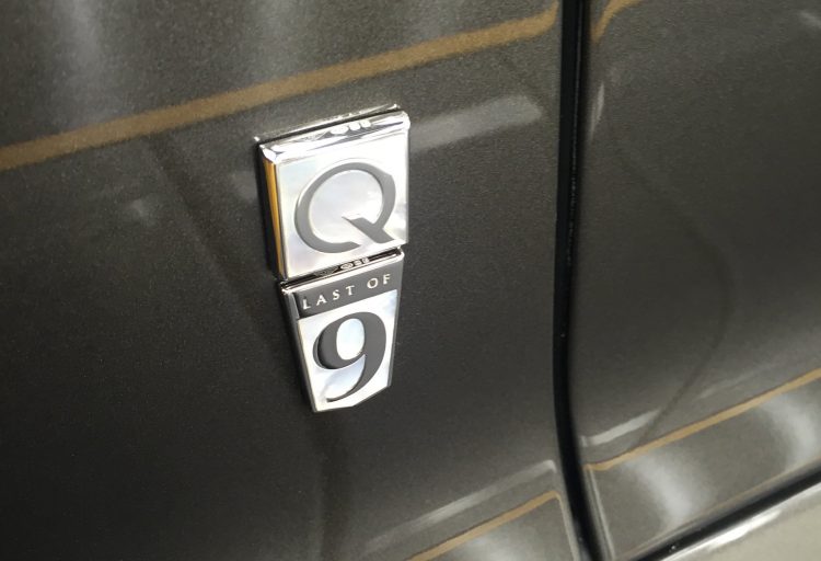 Aston Martin DB9 Last of 9-badge