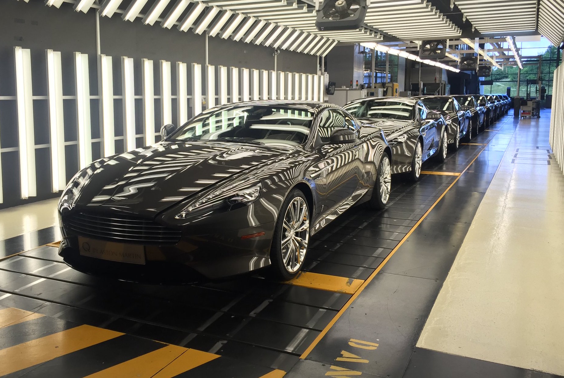 Aston Martin DB9 production comes to an end
