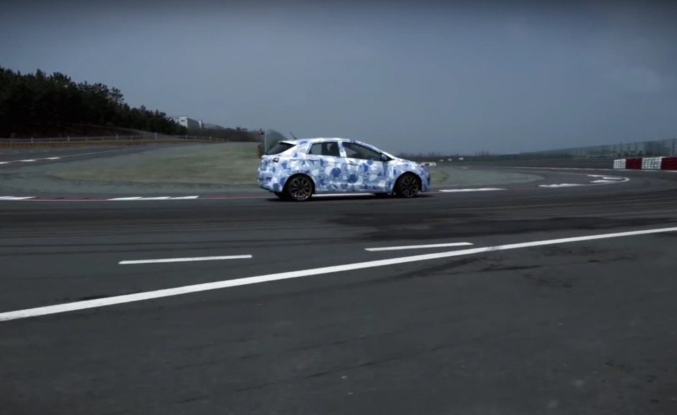 Hyundai previews i30 N hot hatch, sounds potent (video)