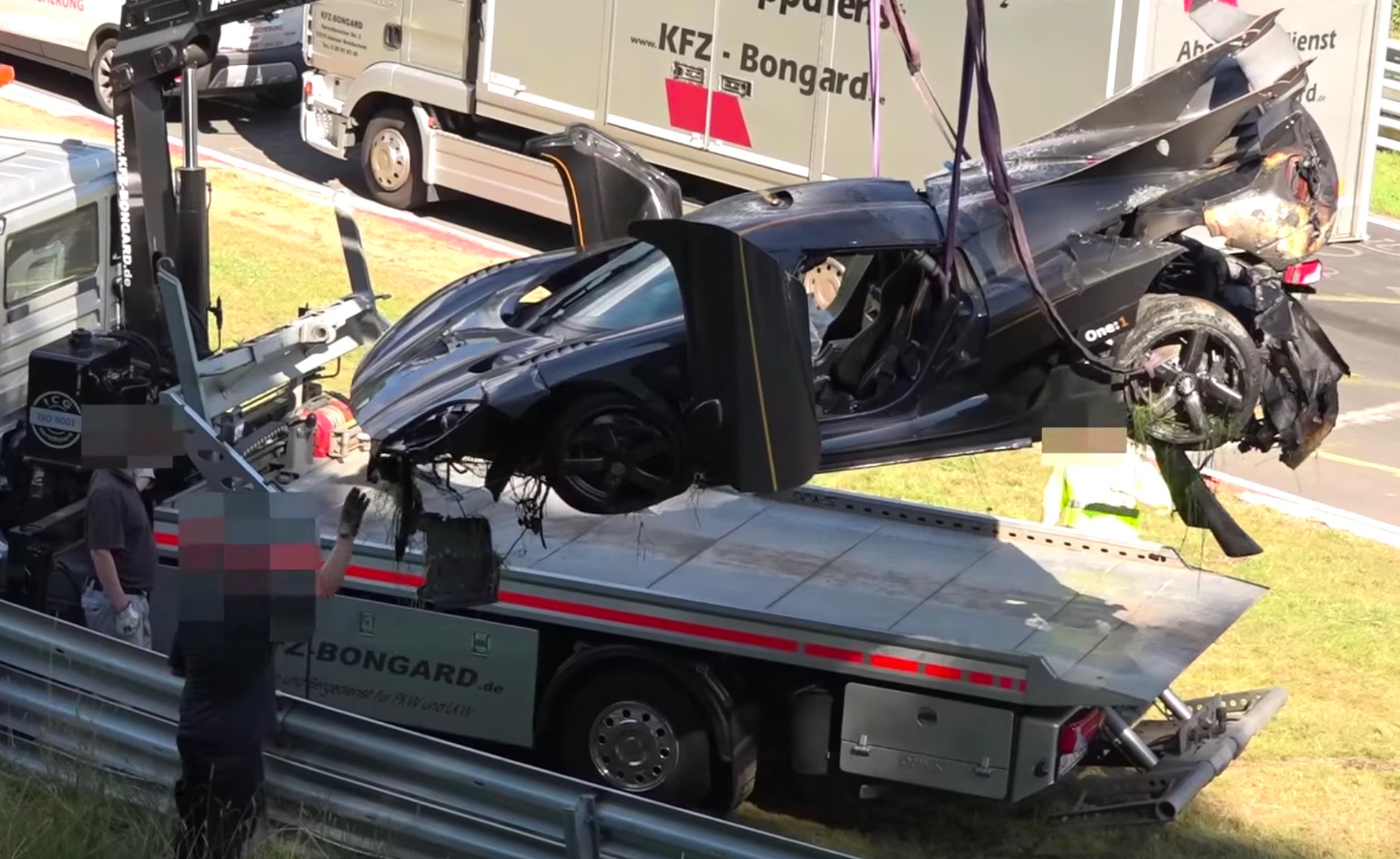 Koenigsegg One:1 crashes during Nurburgring lap record attempt