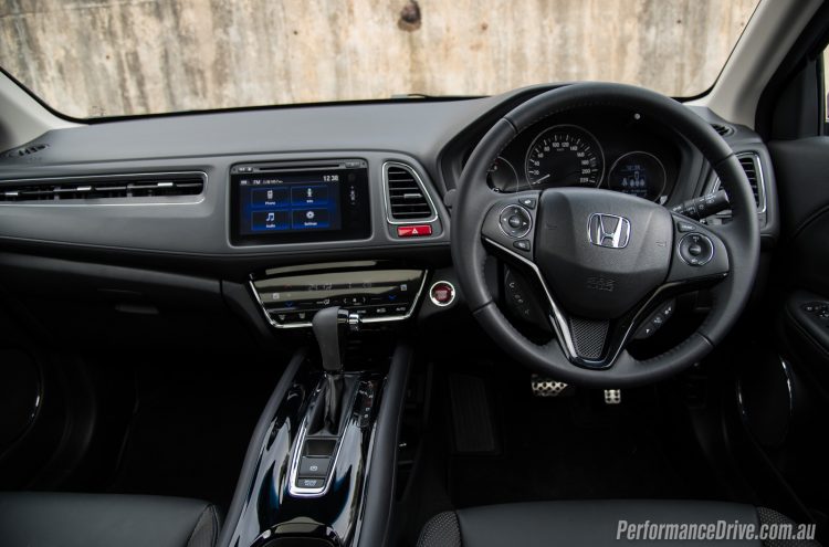 2016 Honda HR-V VTi-L dash