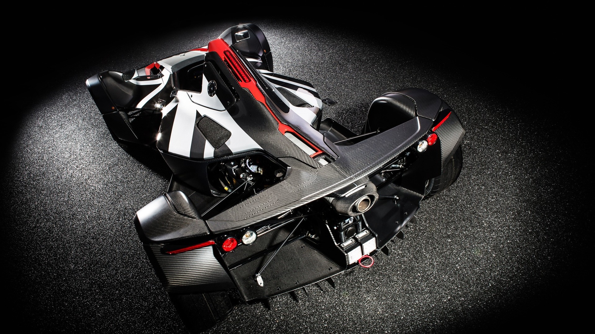 BAC develops graphene panels for Mono sports car