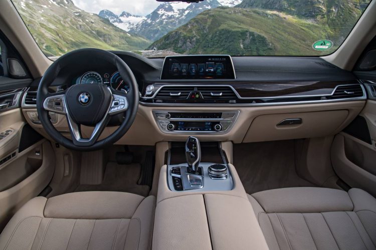 BMW 740e iPerformance-interior