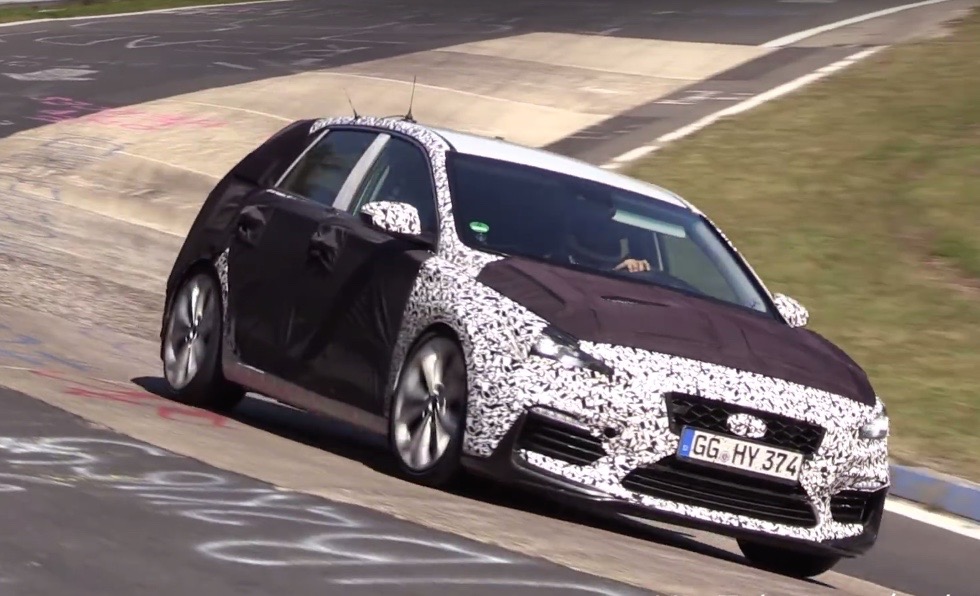 Hyundai i30 N hot hatch spotted with new front end (video)