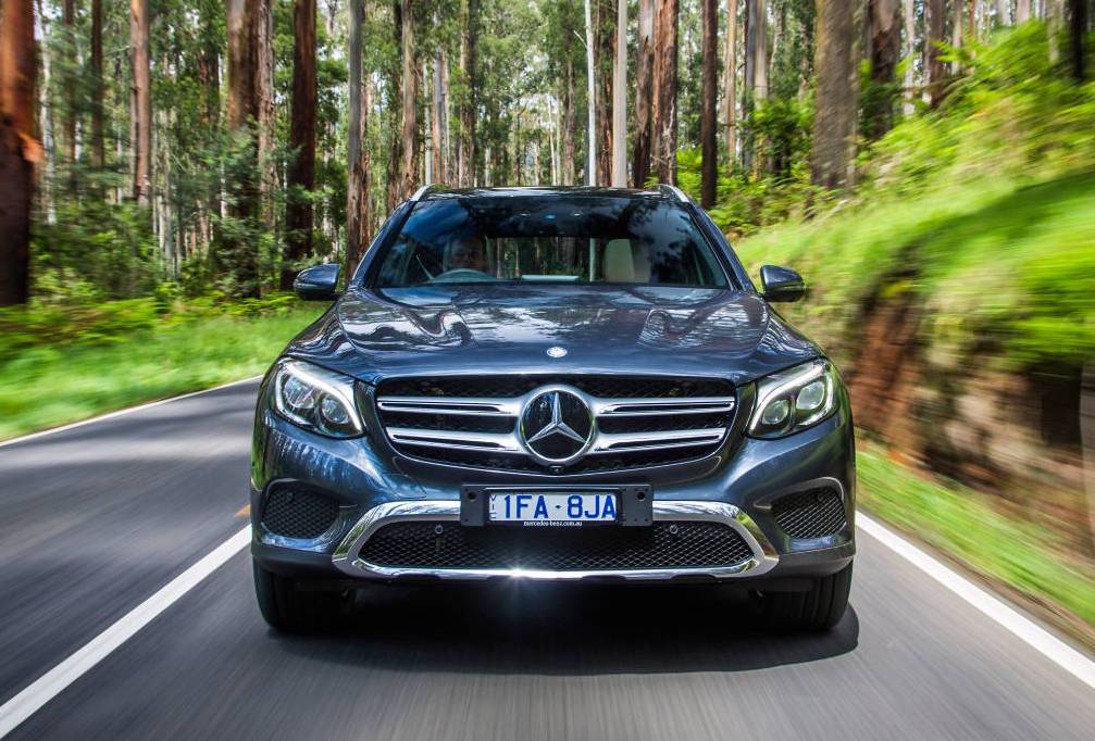 Mercedes-Benz overtakes BMW in global luxury car sales race