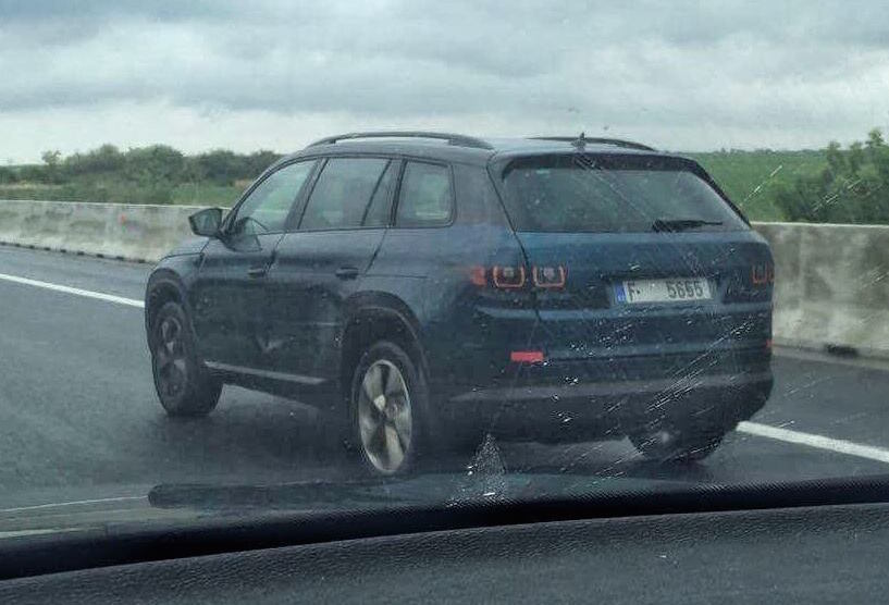 Skoda Kodiaq spotted in the wild, little disguise