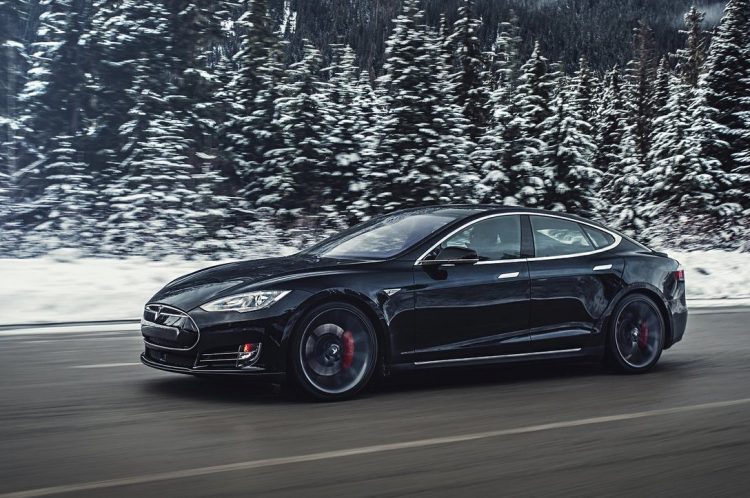 Tesla Model S-snow