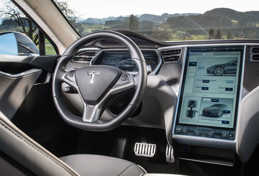 Tesla Autopilot 2.0 update coming with 3 cameras – report