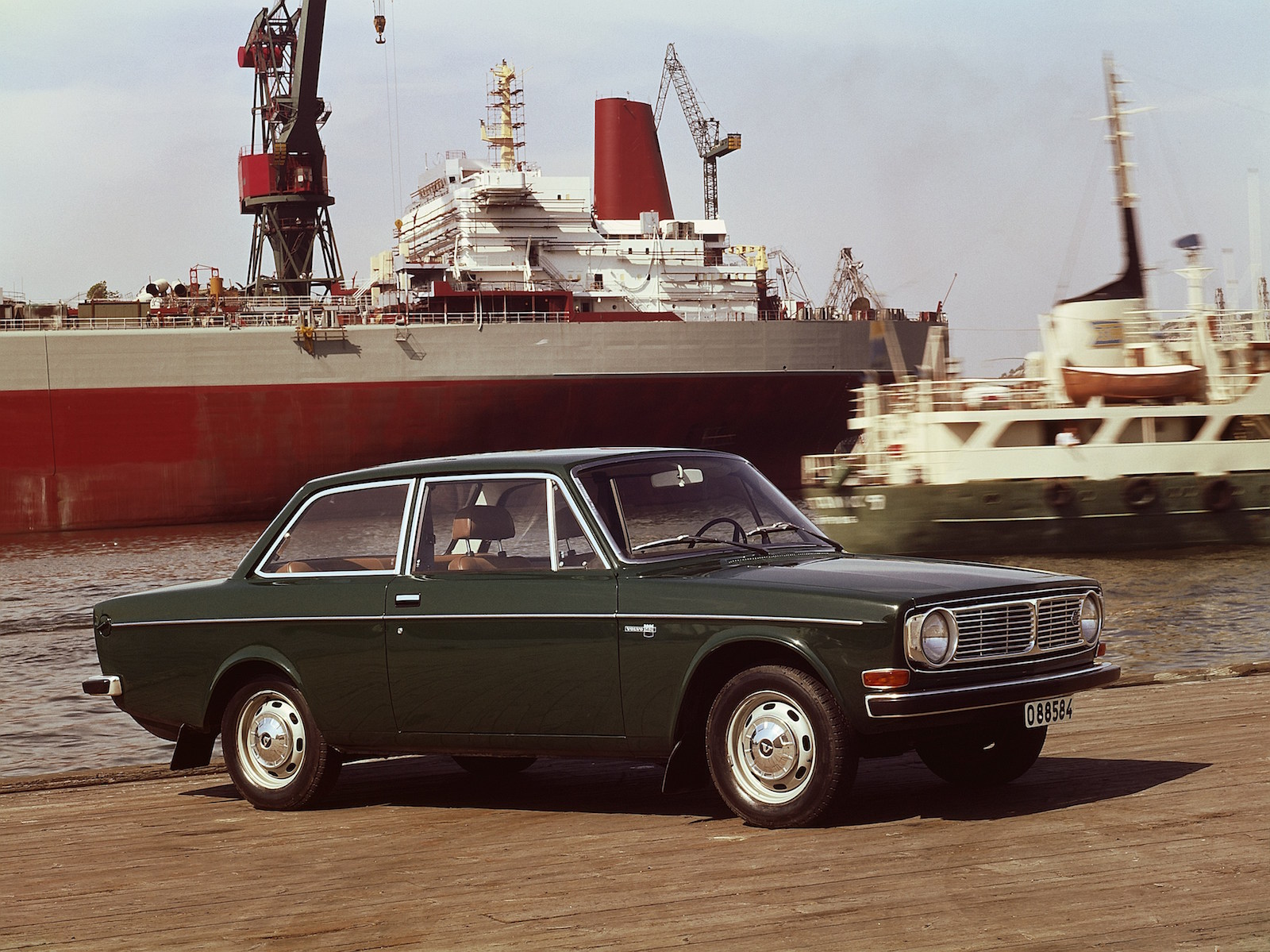 Volvo 144 celebrates 50th anniversary, was company’s first million seller