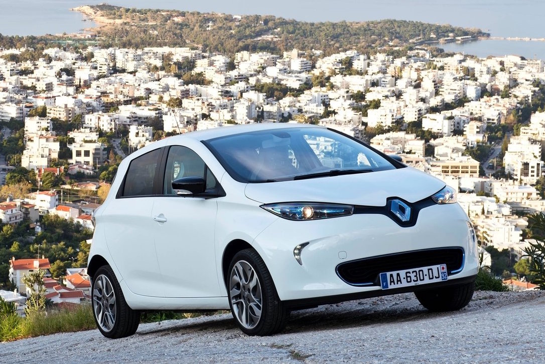 Updated Renault ZOE EV to debut at Paris show, with 350km range?