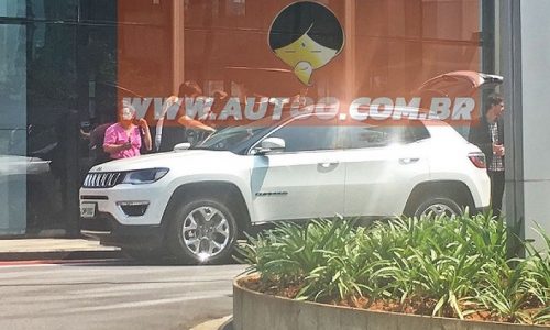 Next-gen Jeep Compass spotted during photo shoot