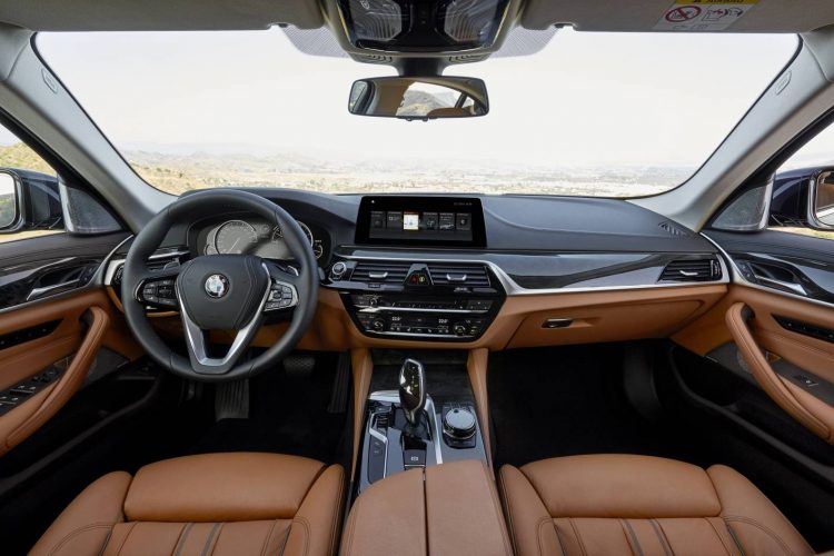 2017-bmw-5-series-luxury-line-interior
