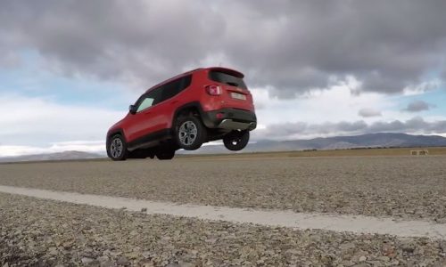 Jeep Renegade lifts back wheels under braking in Euro test (video)