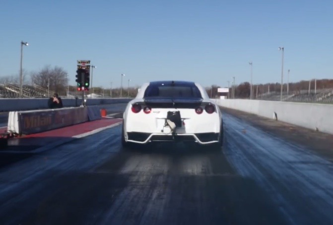 AMS Nissan GT-R sets new 1/4 mile record (video)