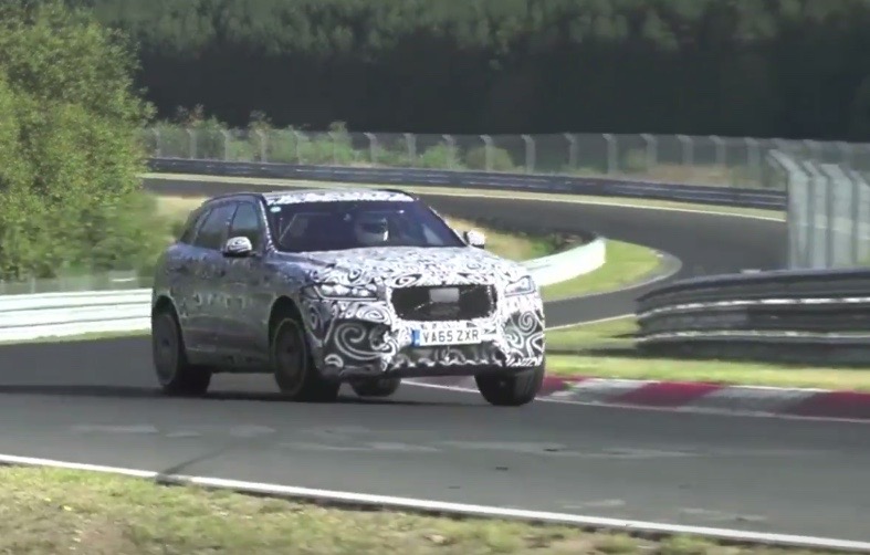 Jaguar F-PACE V8 spotted again, sounds awesome (video)