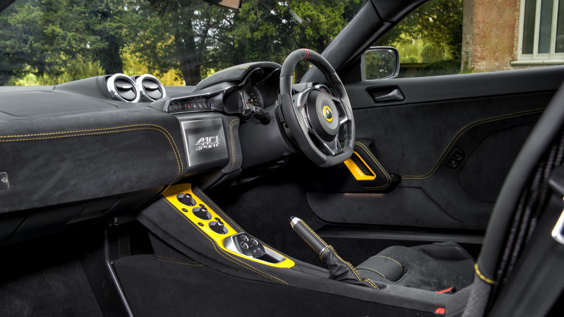 Lotus Evora Sport 410 announced; more power, less weight