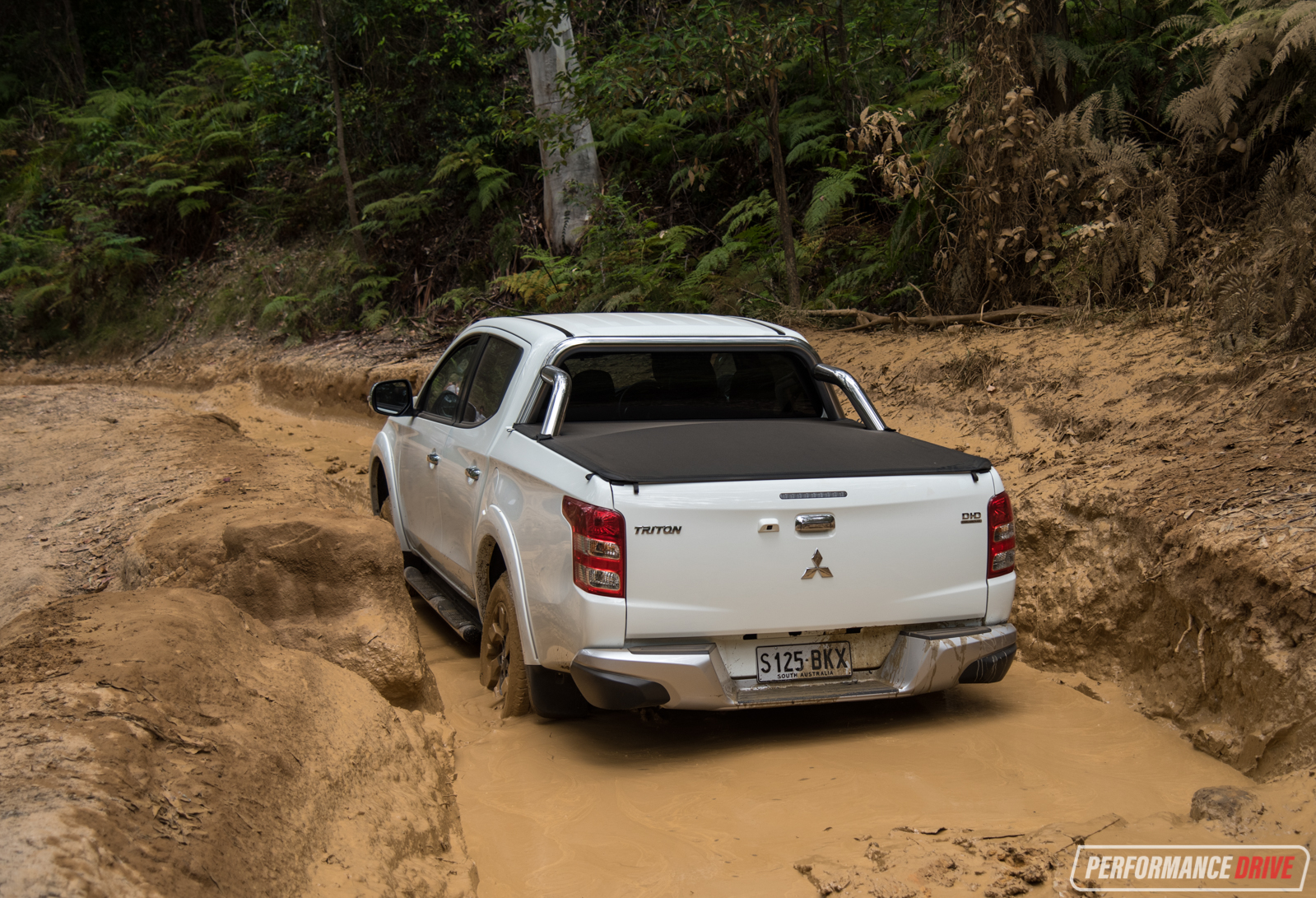 2016 Mitsubishi Triton Exceed review: Off-road test (video ...