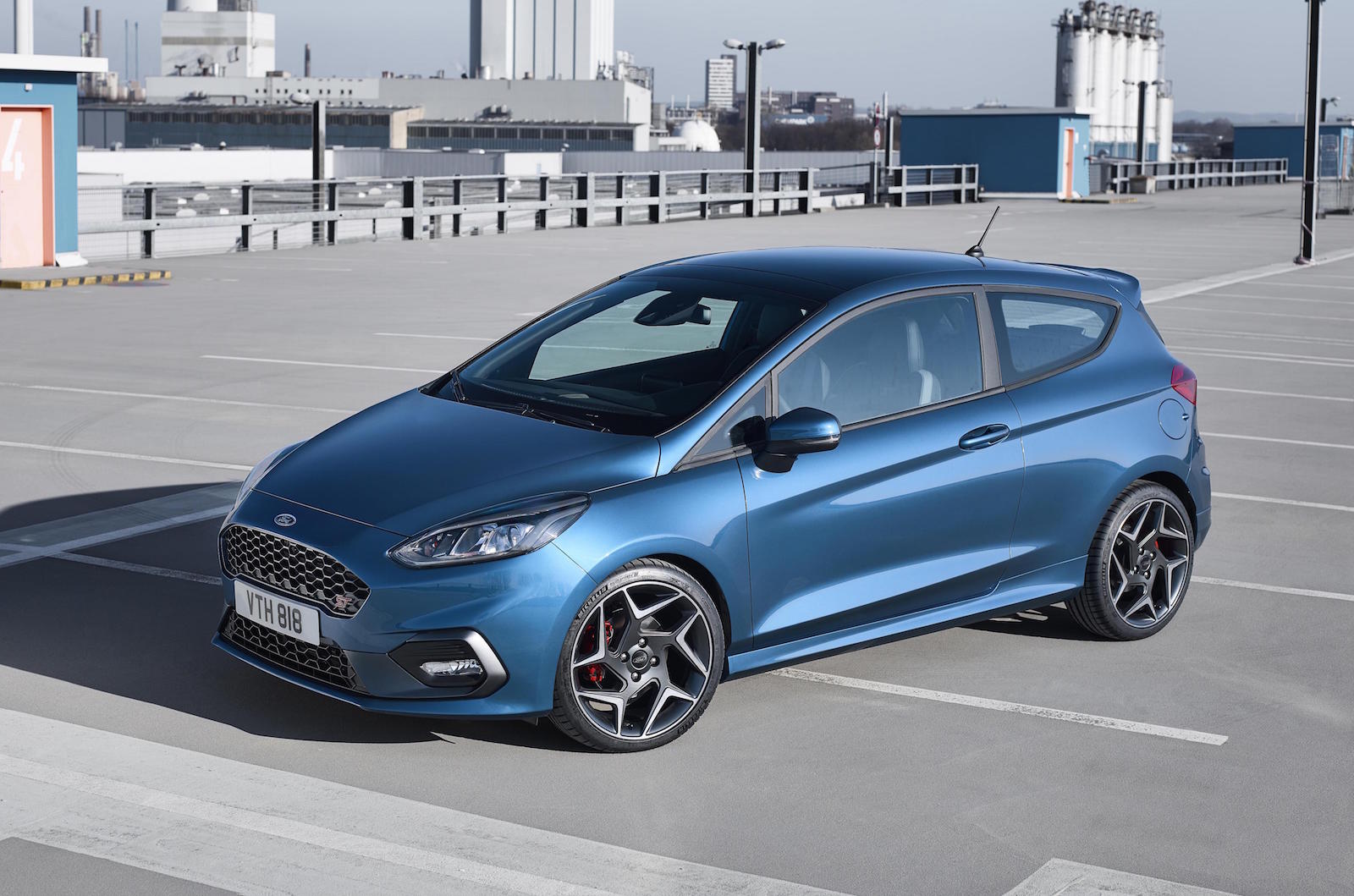 2017 Ford Fiesta ST officially revealed, gets 1.5T 3cyl