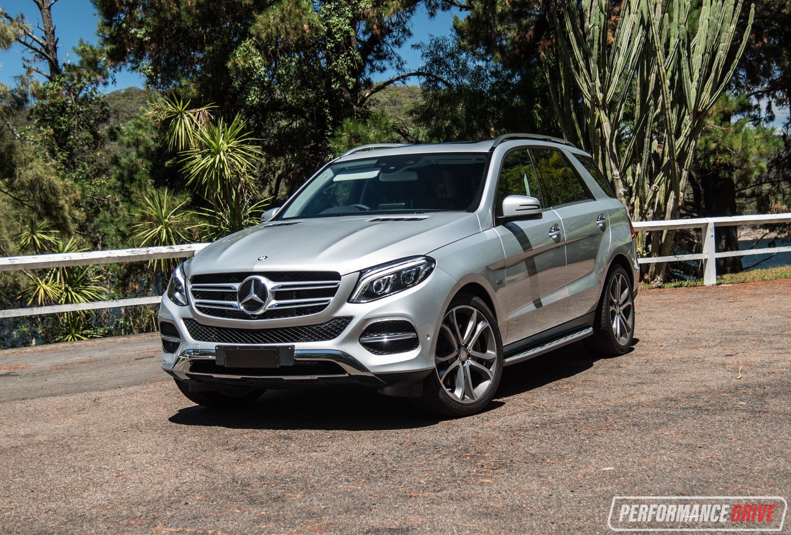 2017 Mercedes-Benz GLE 500e hybrid review (video)