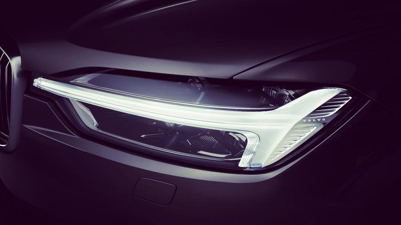 2018-Volvo-XC60-headlight-1280x720.jpg