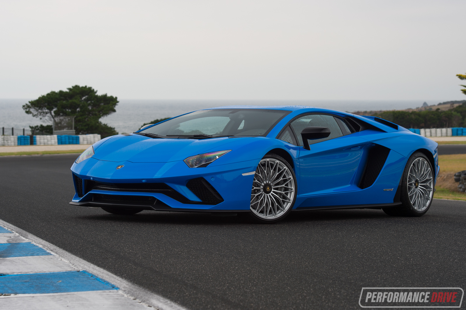 2017 Lamborghini Aventador S review – Australian launch (video)