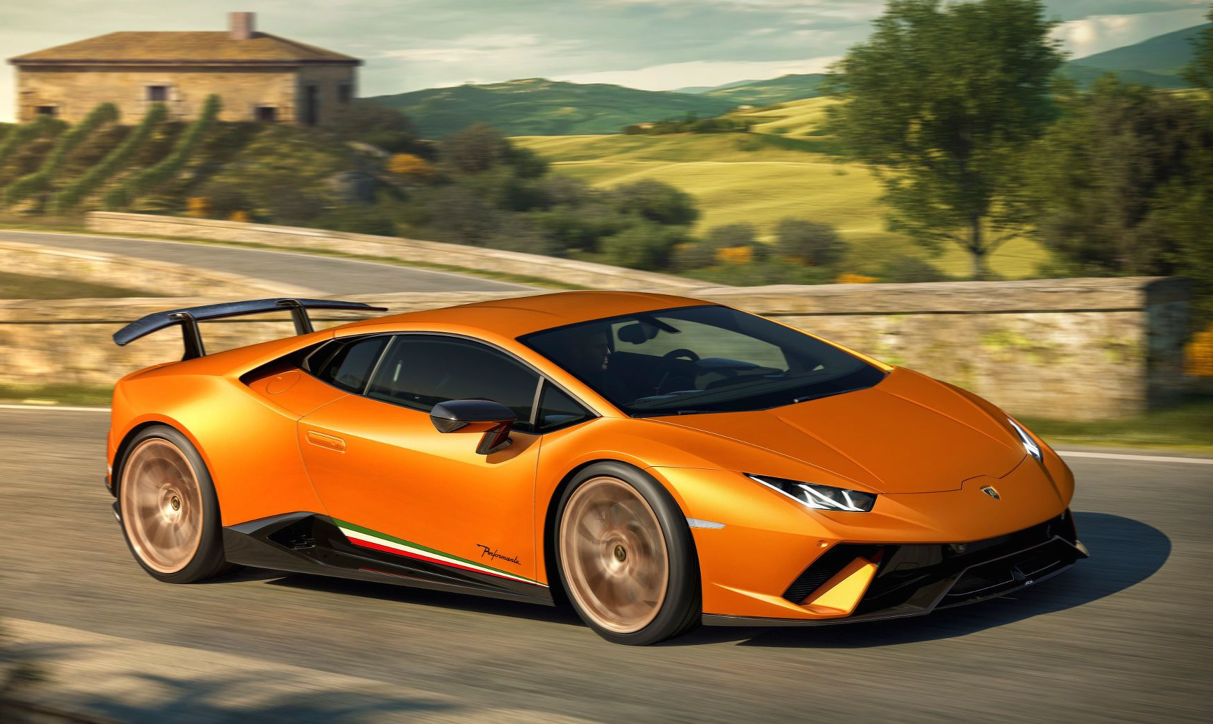 Lamborghini Huracan Performante officially revealed