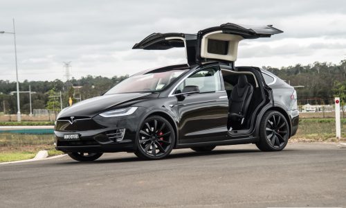 2017 Tesla Model X P90D review (video)