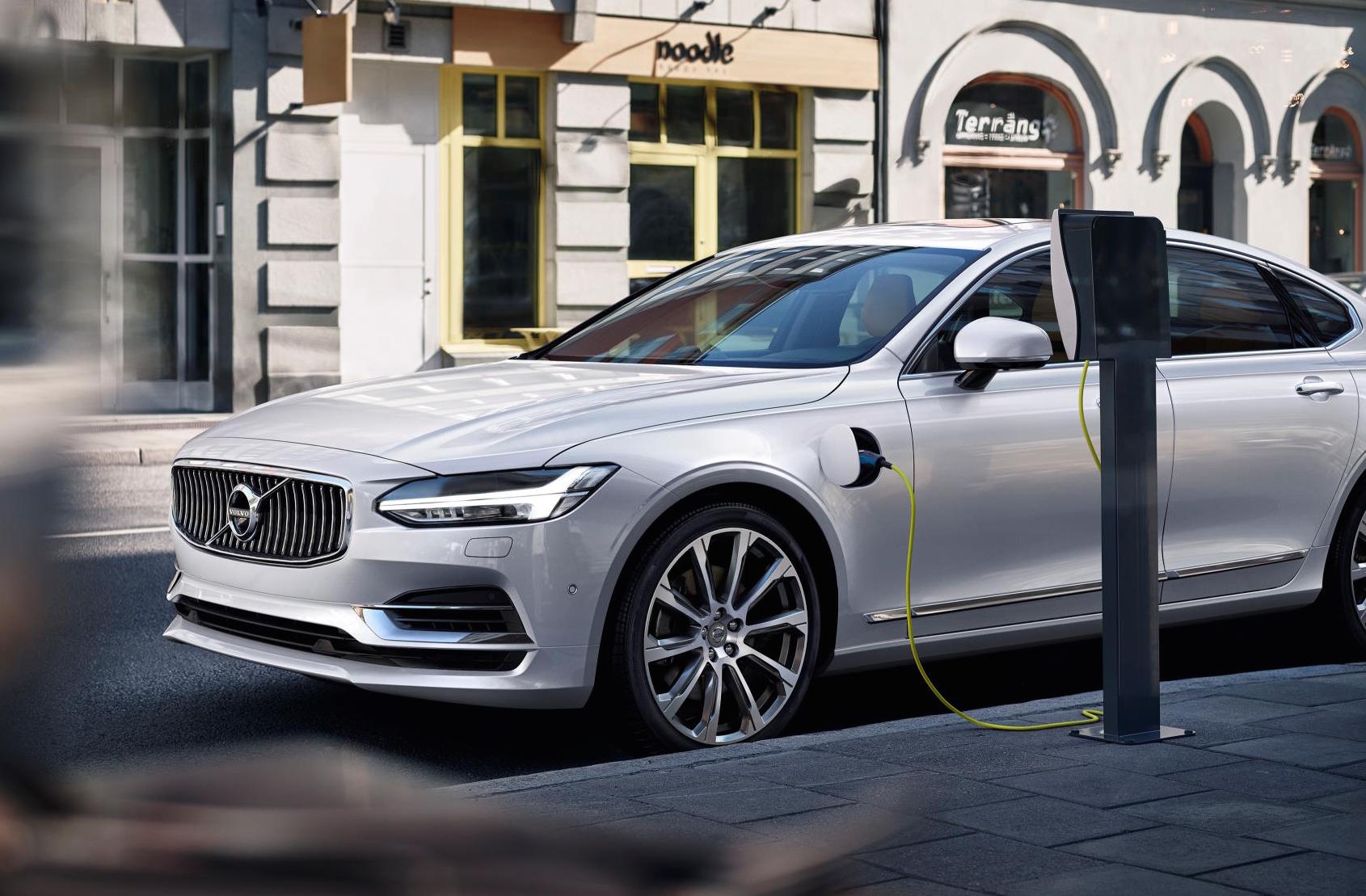 Volvo will produce its first electric vehicle in China