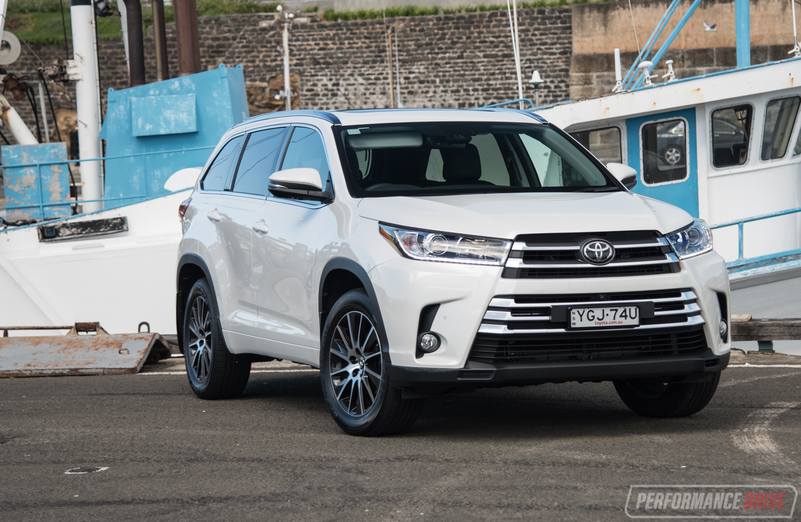 2017 Toyota Kluger Grande AWD review (video)