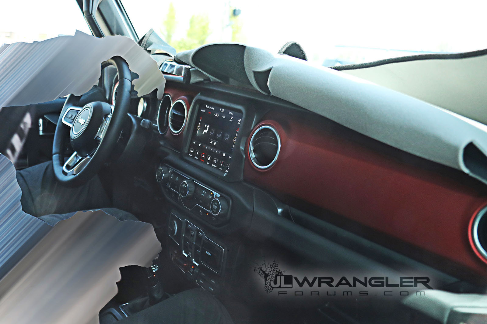 2018 Jeep Wrangler interior spied, reveals all-new design
