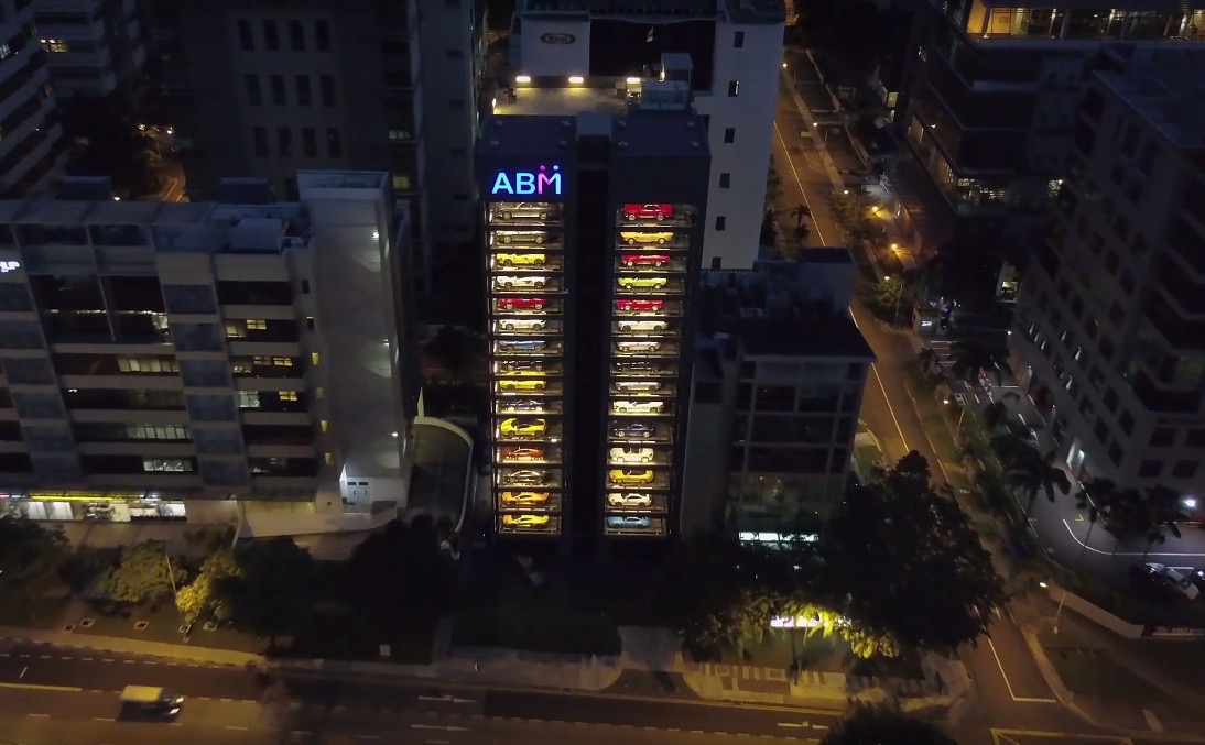 Vending machine opens in Singapore with cars in it (video)