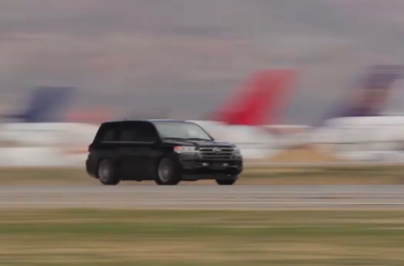 2000hp Toyota LandCruiser tops out at 370km/h, fastest in the world (video)