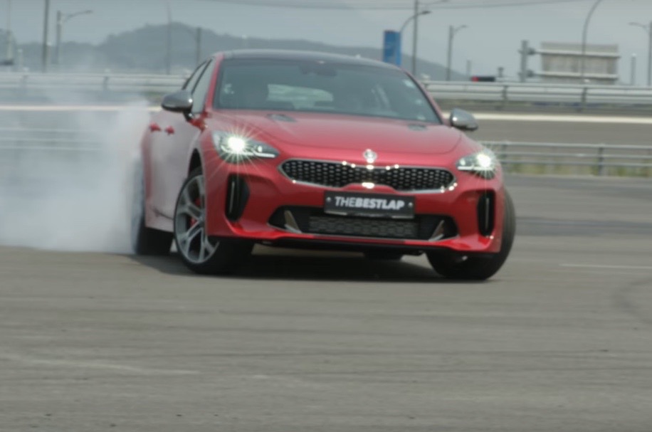 Kia Stinger review shows it has good drifting potential (video)