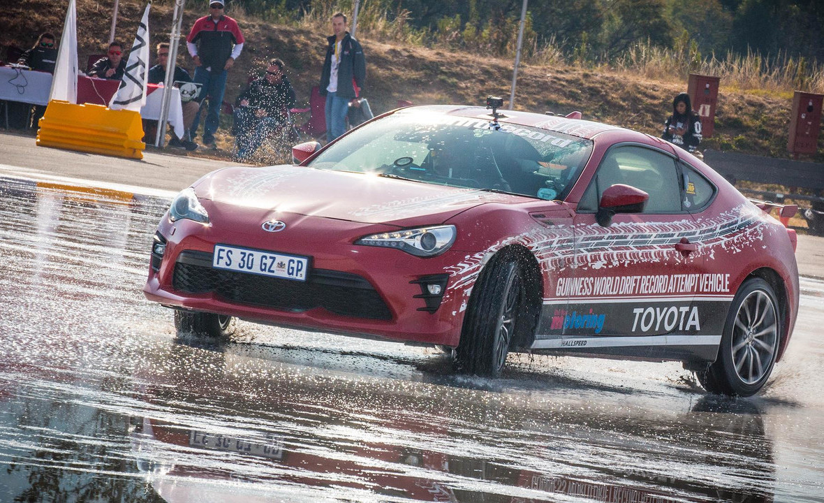 Stock Toyota 86 breaks longest continuous drift record