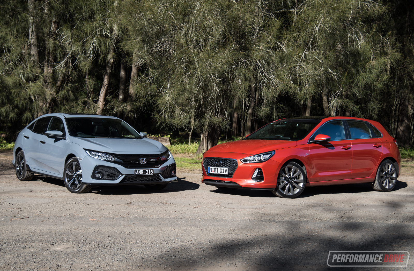 2017 Hyundai i30 SR vs Honda Civic RS: warm hatch comparison (video)