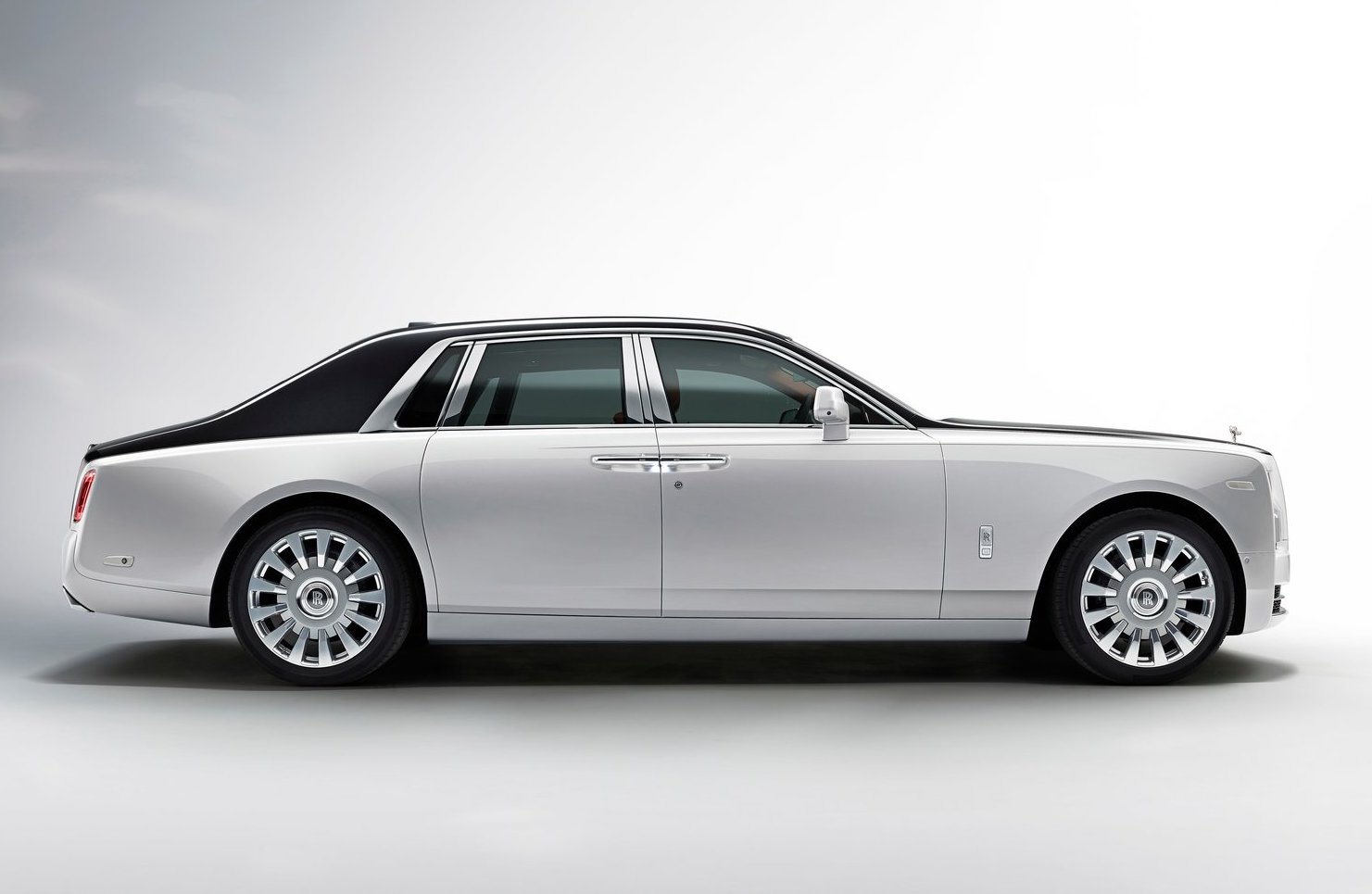 2018 Rolls-Royce Phantom VIII unveiled