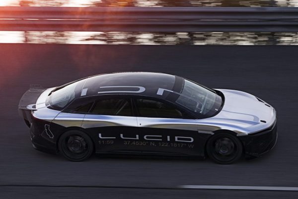 Fully electric Lucid Air hits 378km/h in latest top speed run (video ...