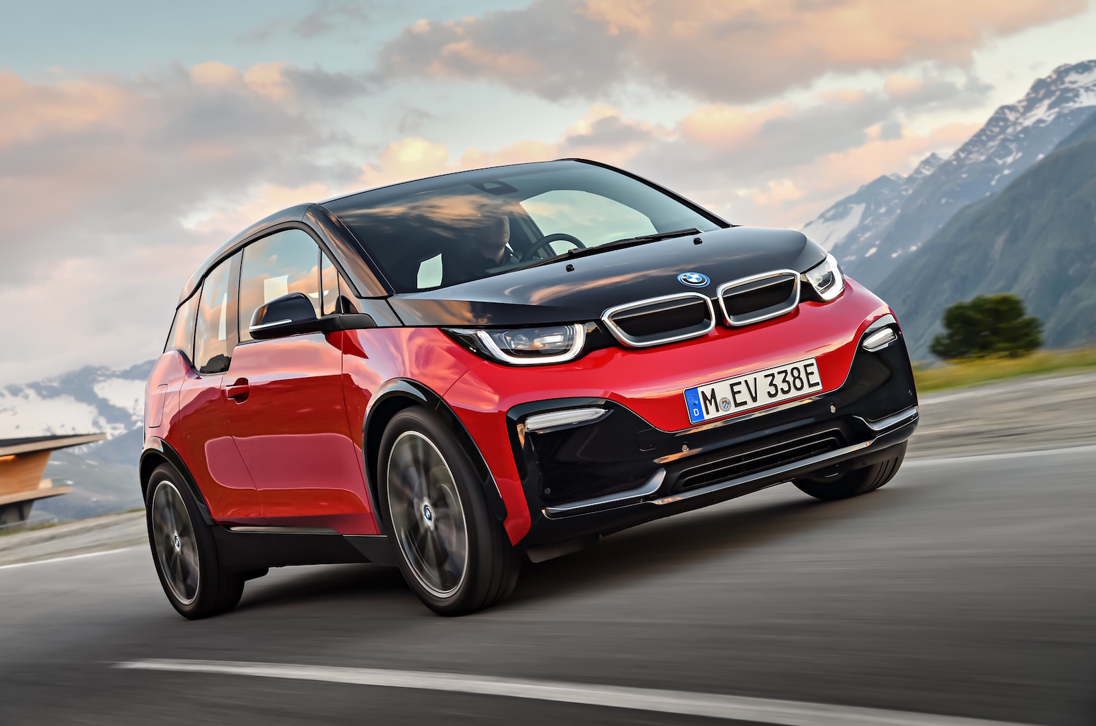 2018 BMW i3 revealed: i3s gets more power, sportier handling