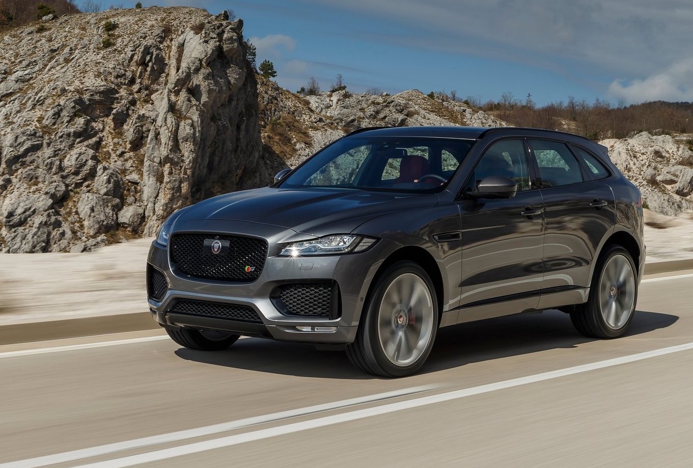 Jaguar Land Rover sales keep soaring, led by F-Pace SUV
