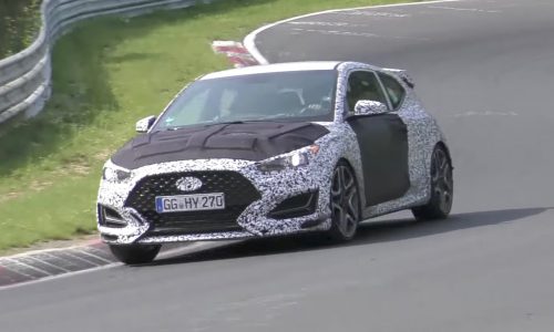 Hyundai Veloster N hot hatch spotted, wears 2018 body design (video)