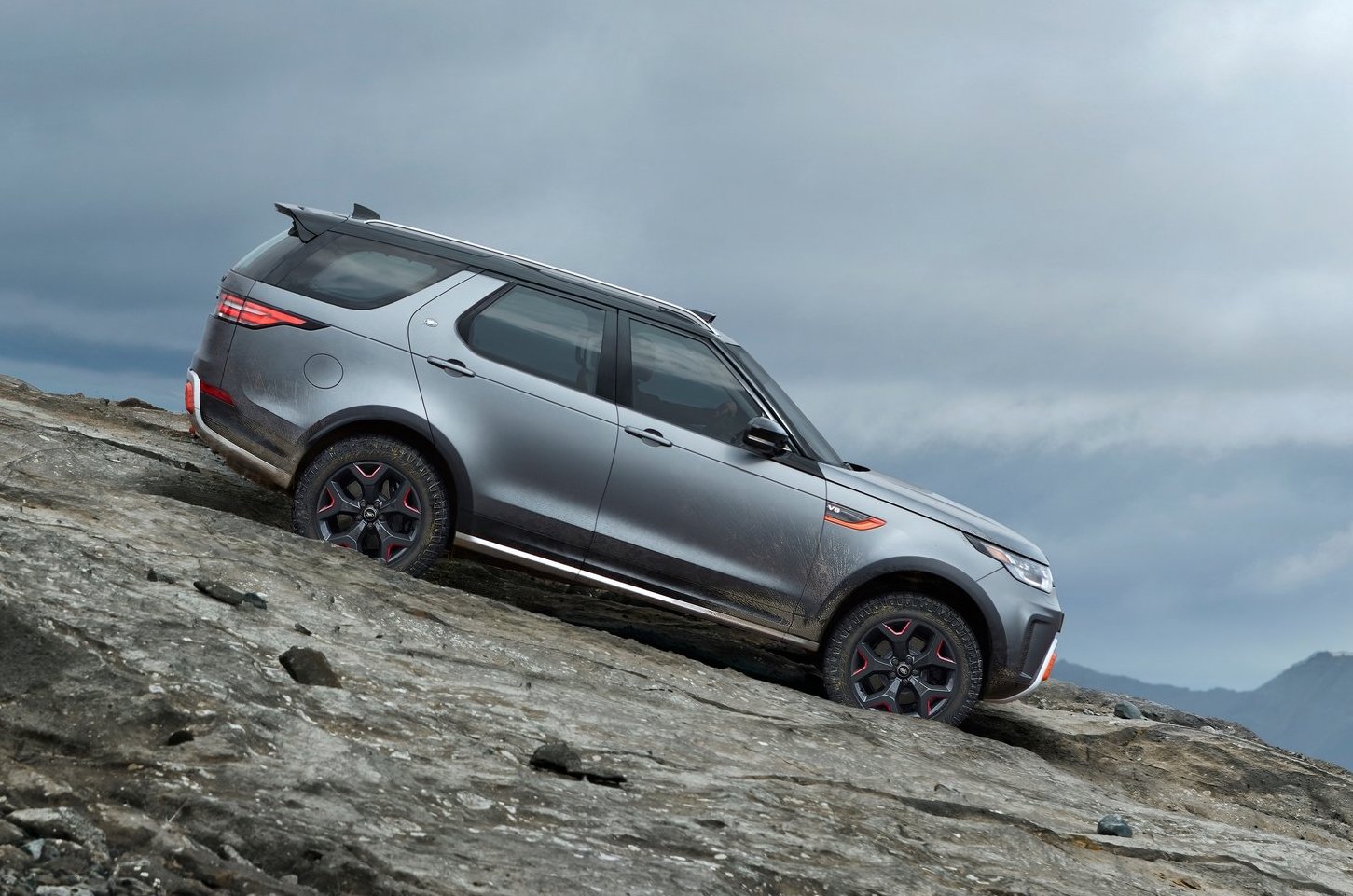 Land Rover Discovery SVX debuts with supercharged V8