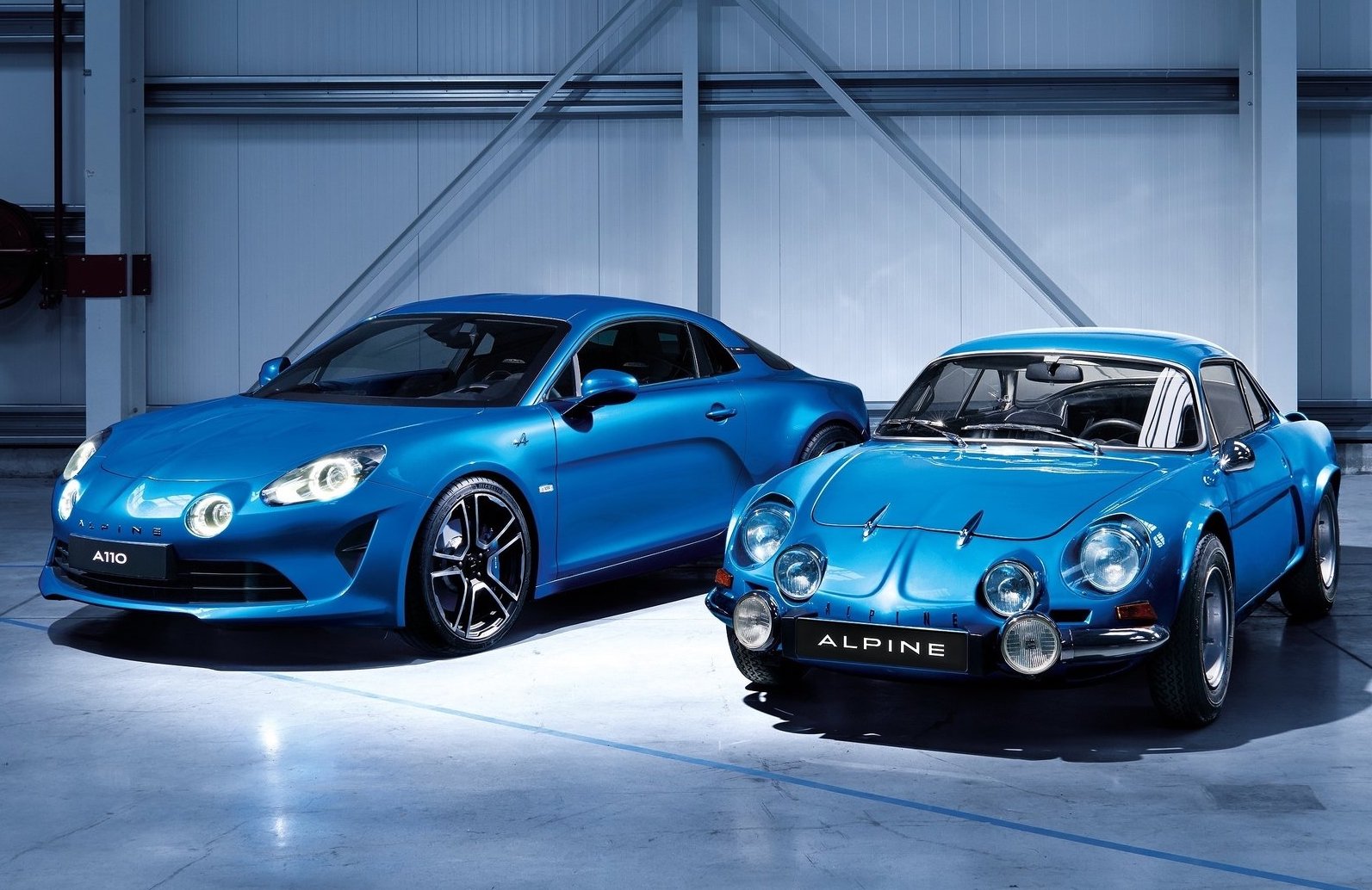 2018-Alpine-A110-with-classic.jpg