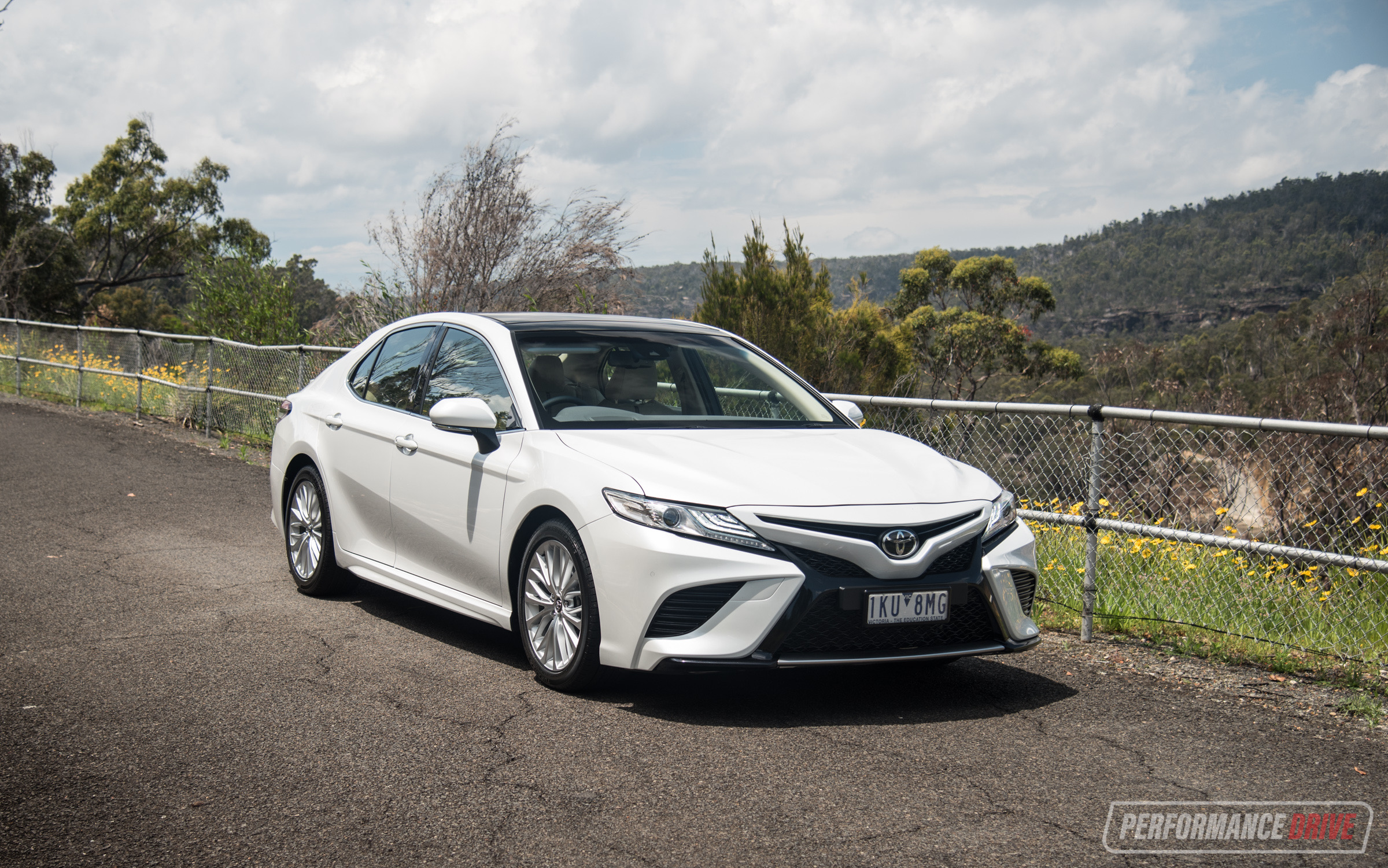 2018 Toyota Camry SL review – V6 & 2.5L (video) | PerformanceDrive