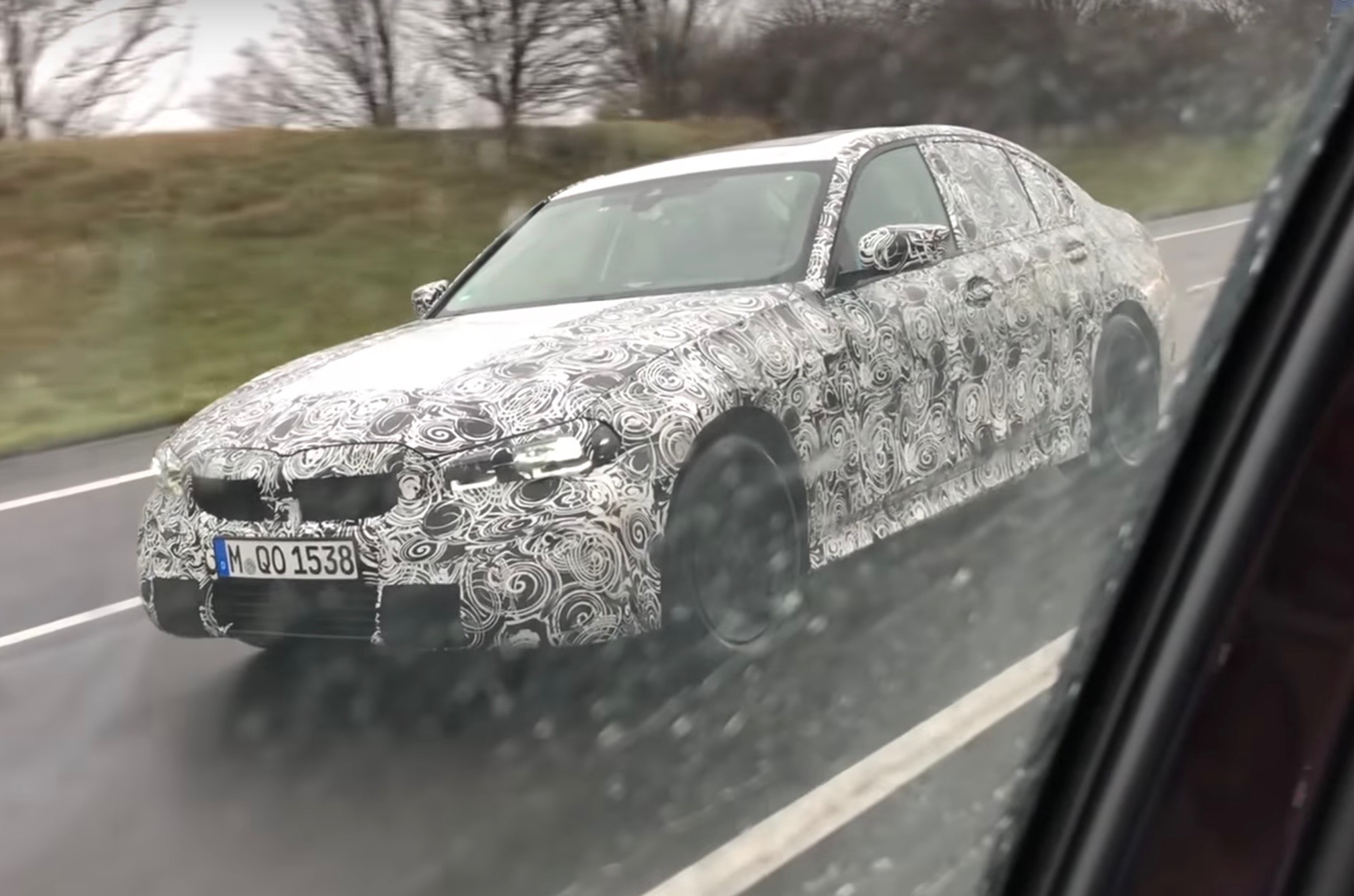2019 BMW ‘G20’ 3 series spotted on autobahn (video)