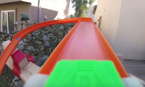 Video: On-board ride on epic Hot Wheels car track